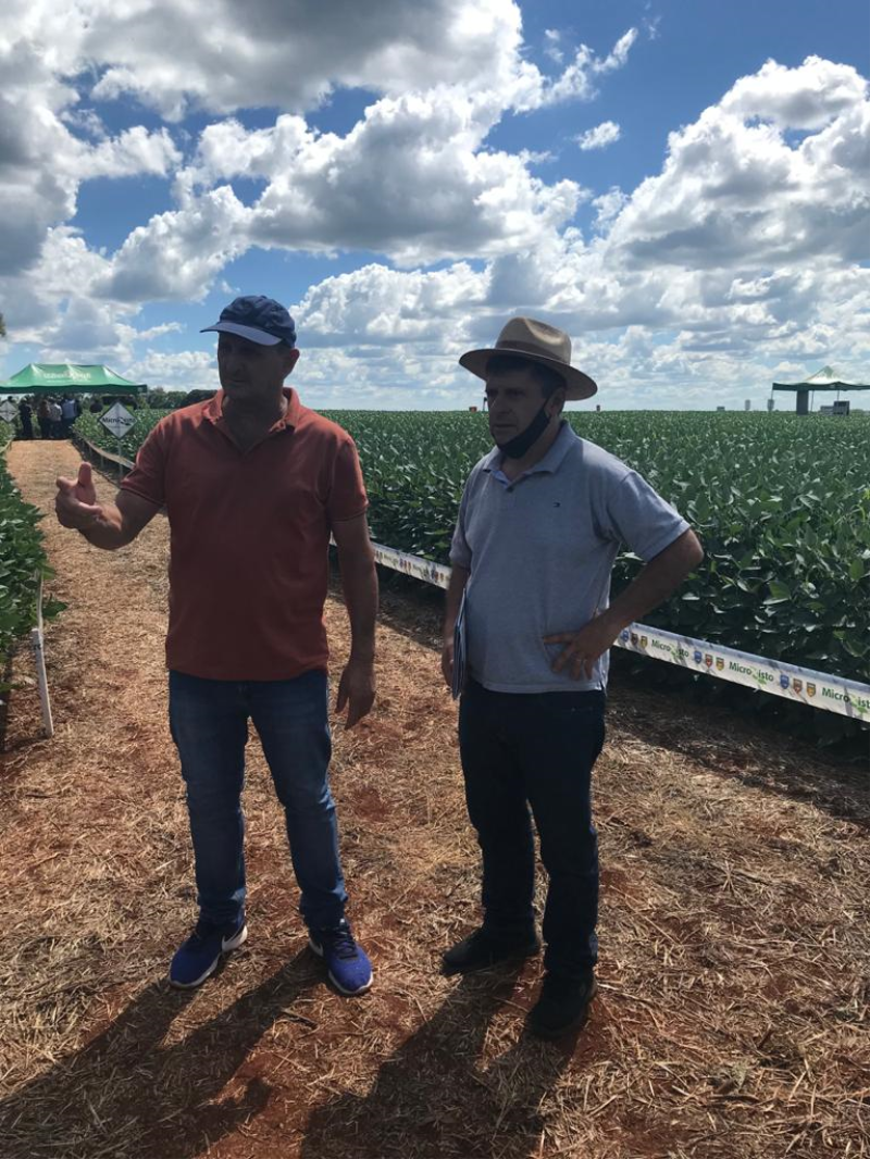 PREFEITO PRESTIGIA DIA DE CAMPO